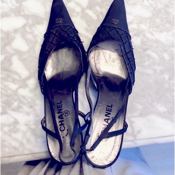 Preloved Vintage Chanel black slingback heels 3 1/2 inch heels, 4 inch width ! - Picture 1 of 9